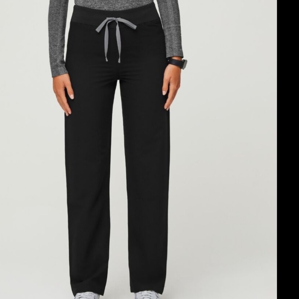 FIGS Black Livingston™ - Tall Basic Scrub Pants- Size Medium Tall